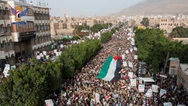 مسيرة حاشدة بالعاصمة صنعاء تأييدا ودعما لعملية "طوفان الأقصى"