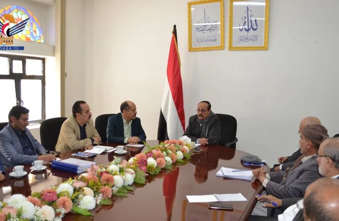 اجتماع بمجلس الشورى يناقش الصعوبات التي تواجه الشركة اليمنية لصناعة الأدوية