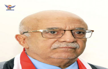رئيس مجلس الوزراء يعزي في وفاة محمد عبدالله الغرباني