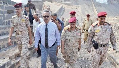 محافظ عدن : يحث المختصين على بحث سبل الحفاظ على إرث ومعالم المدينة العتيقة