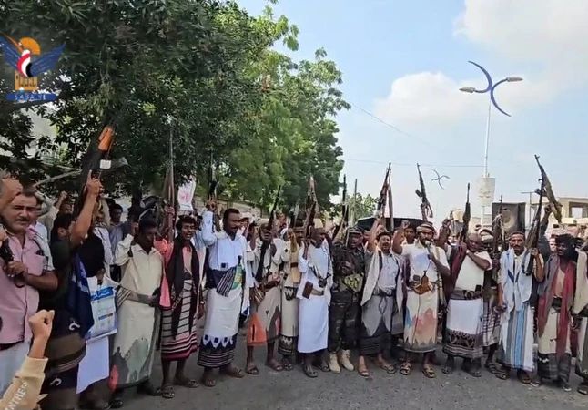 أبناء المنصورية بالحديدة يؤكدون الجهوزية لمواجهة مخططات الأعداء ونصرة فلسطين