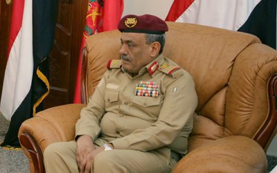 رئيس هيئة الأركان يزور الجرحى من أبطال القوات المسلحة ويوجه بترحيل عدد منهم للخارج