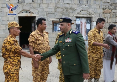 وكيل وزارة الداخلية يتفقد أحوال المرابطين من رجال الأمن في الحديدة