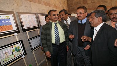 أمين العاصمة ونائب وزير التربية يفتتحان معرض الرسم لطلاب وطالبات مدارس الأمانة حول النظافة