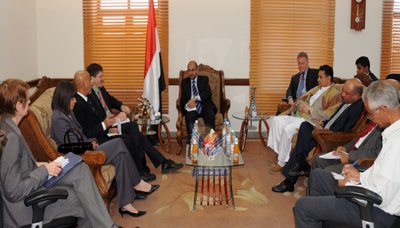 وزير التخطيط والتعاون الدولي يناقش مع وزارة الخزانة الامريكية دعم تنفيذ مخرجات الحوار والموازنة العامة للدولة