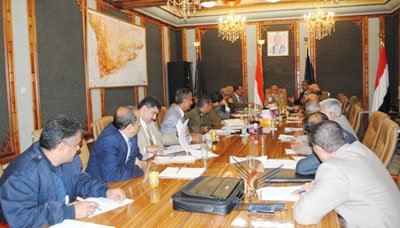 فريق إعادة هيكلة الداخلية يناقش نظام التخصصات والمعايير الشاملة بما يتفق والمعايير الدولية للعمل الأمني