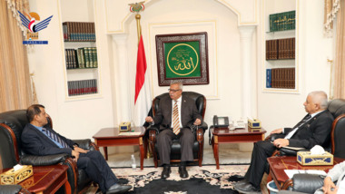 الدكتور بن حبتور يشيد بالإنجازات المحققة خلال العام الماضي في مجالي التعليم الفني والزراعة والري