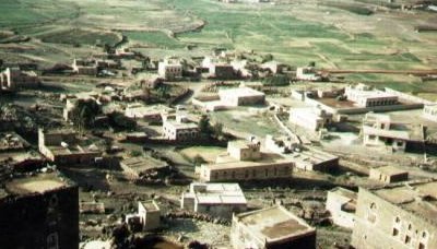قائد المنطقة العسكرية السادسة يتفقد المواقع العسكرية في عمران