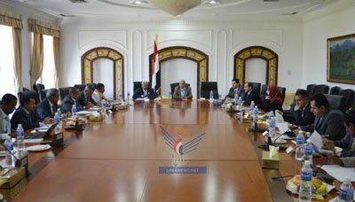لجنة تحديد الأقاليم تستمع الى دراسات عن التحديد الإداري وتقسيم الموارد ومعايير اختيار العاصمة ومقومات عدن الاقتصادية