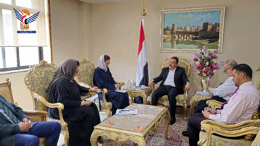 وزير الخارجية يلتقي القائم بأعمال رئيس بعثة الأمم المتحدة لدعم اتفاق الحديدة