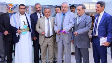 وزير التعليم العالي يفتتح معمل وطاولة التشريح التعليمية ثلاثية الأبعاد في الجامعة اليمنية