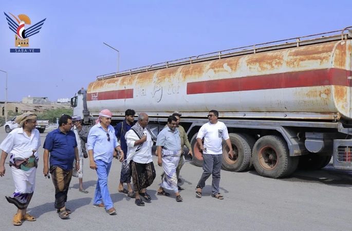 مؤسسة المياه بالحديدة تتسلم 50 ألف لتر ديزل دعماً من مجموعة إخوان ثابت