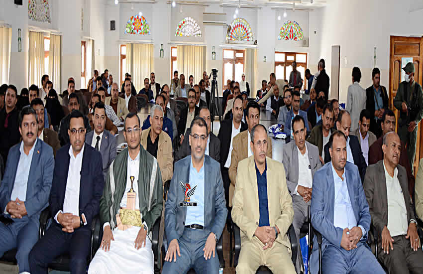 وزير الاتصالات يؤكد الحرص على تأهيل موظفي مؤسسة الاتصالات