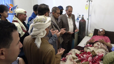وزير الإعلام يطمئن على صحة المحضار وفتحية إبراهيم