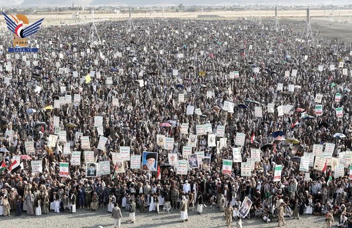 مسيرات حاشدة بصعدة تضامناً مع الشعب الإيراني