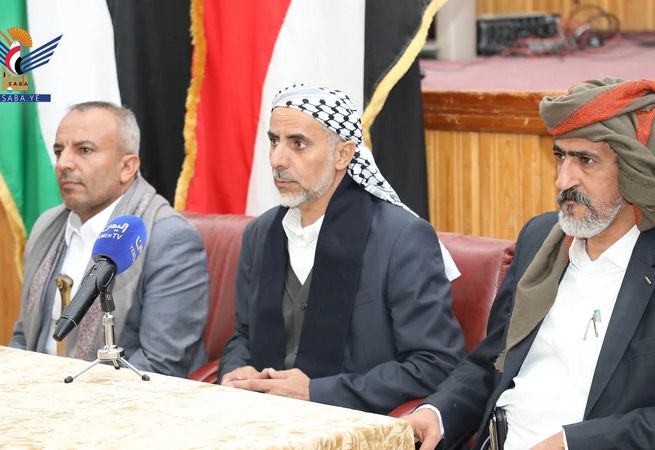 العلامة مفتاح يطلًع خلال زيارته لعدد من الوزارات على مستوى الحضور في أول أيام دوام في رمضان